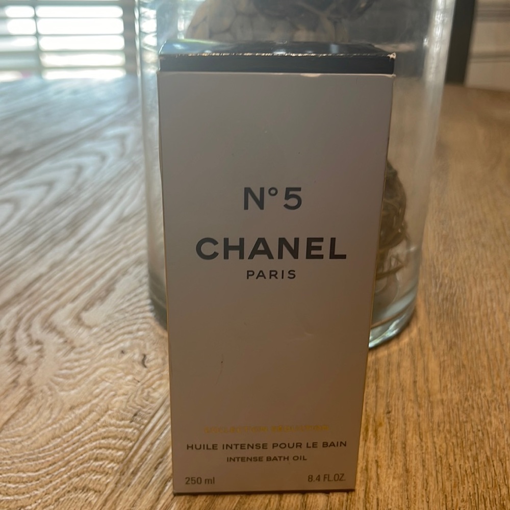 Chanel No5 Intense Body Oil 8.4 Oz.